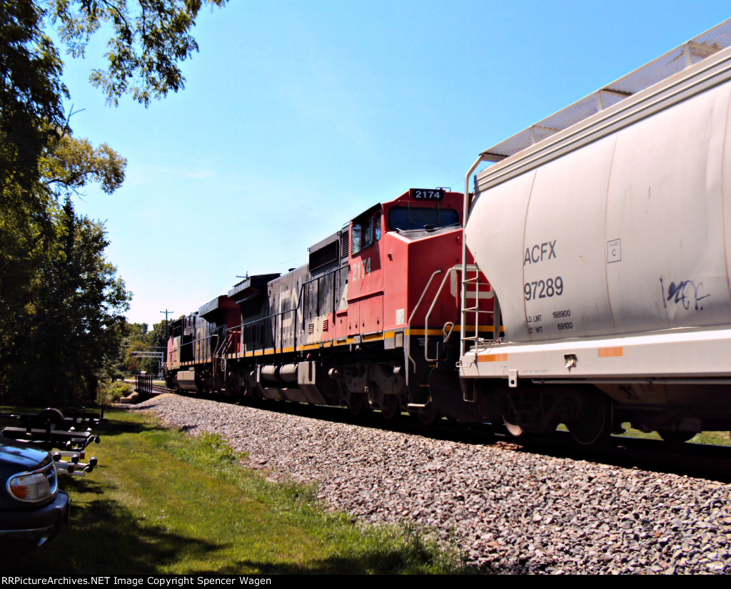 CN 2174